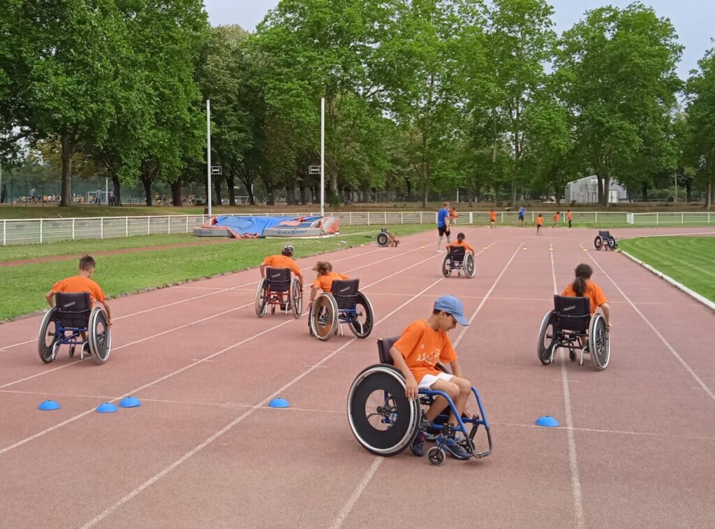 enfants en fauteuil